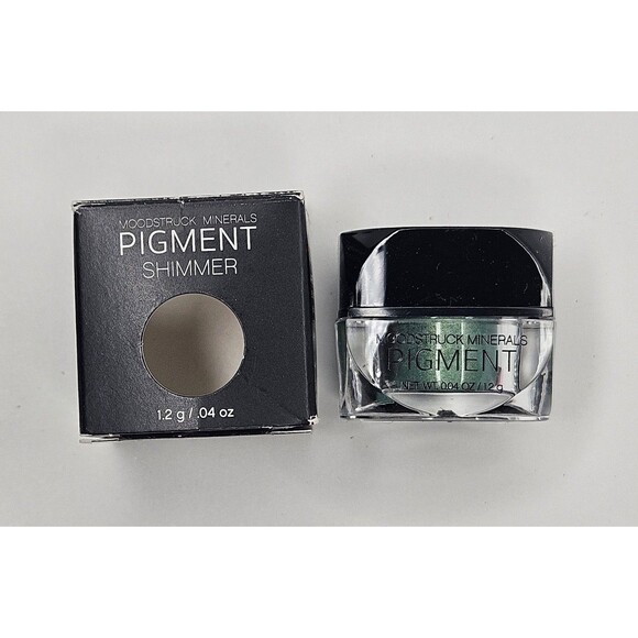 Younique Moodstruck Minerals Pigment Shimmer Dignified New in Box - Picture 1 of 4